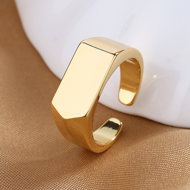 Universal geometric ring for men and women