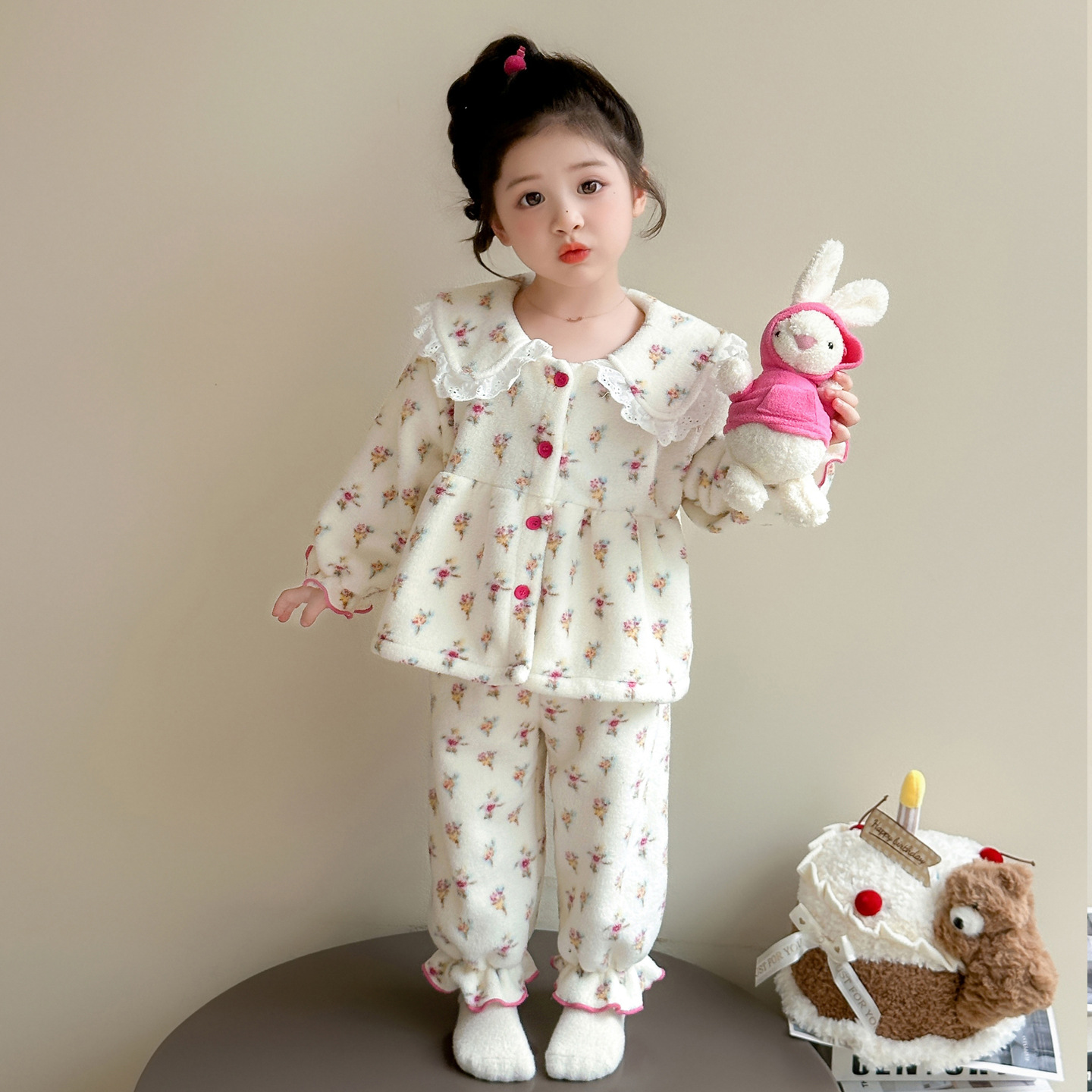 Niñas pijamas de franela otoño-invierno 2025 nuevo bebé princesa ropa doméstica infantil invierno conjunto de terciopelo de coral