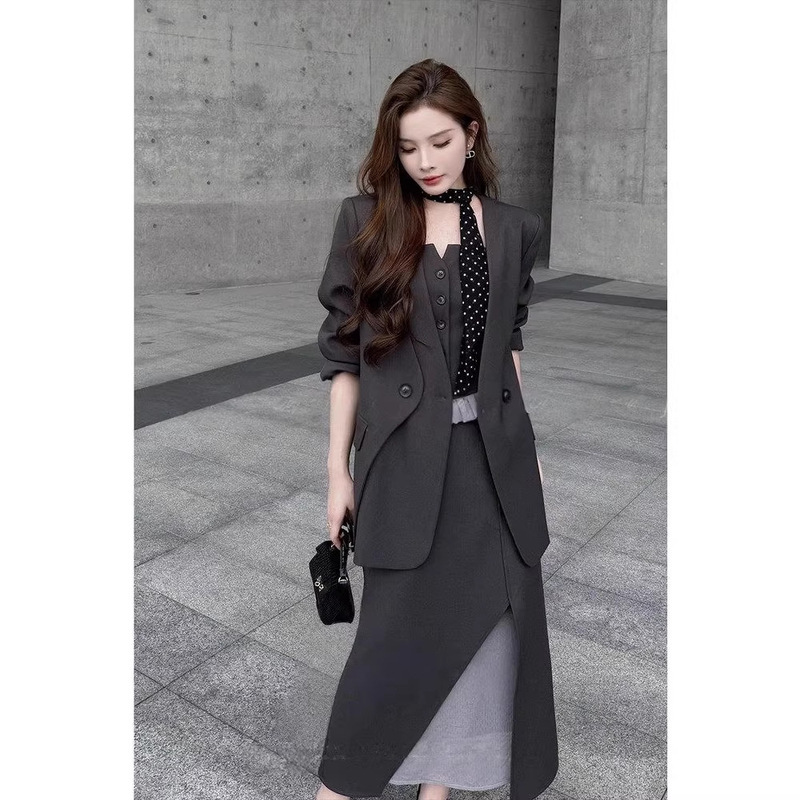 2026 Spring New Retro Women's Fashion Long Sleeve Blazer, Tube Top, Slim Fit Skirt Three-Piece Set