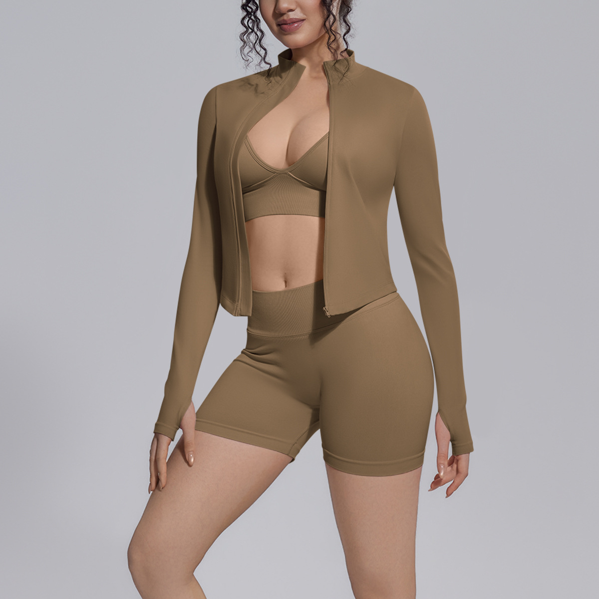 Nuevo cross-border sin costuras color sólido apertado alto elástico hermoso pantalones cortos de tres piezas juego de deportes correr fitness yoga set