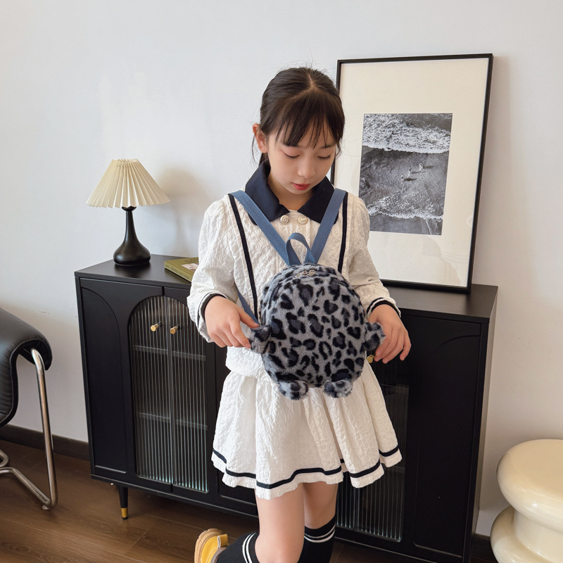 2025 otoño y invierno mochila de peluche para niños estampado leopardo mini mochila para niños y niñas jardín de infantes mochila pequeña