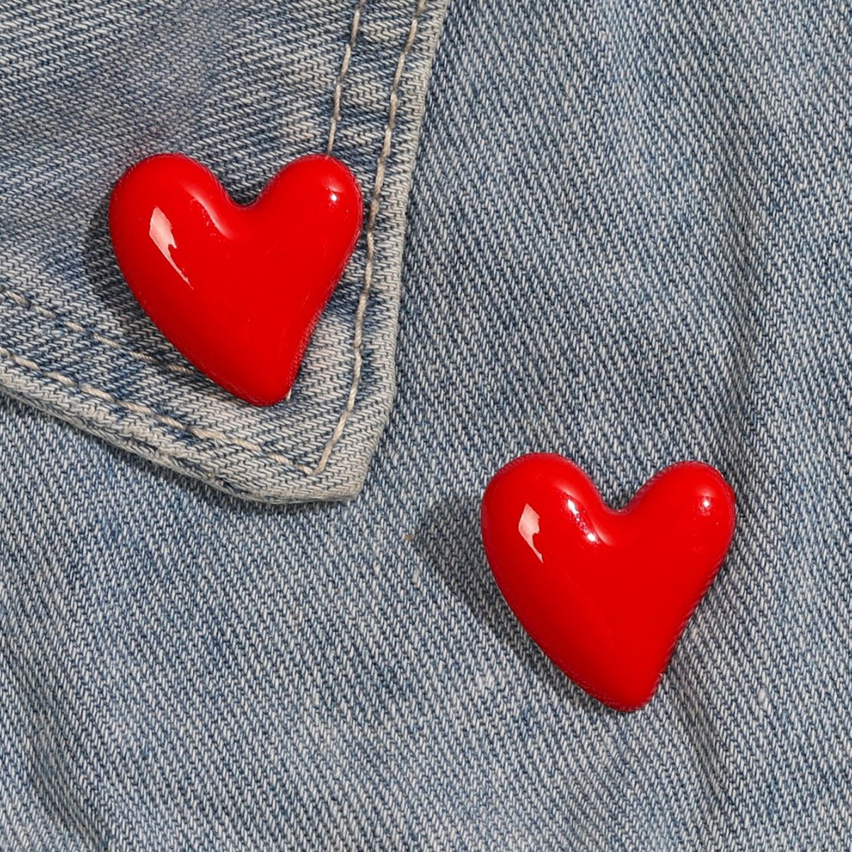 Heart-shaped Brooch Red Geometric Badge Stylish Women's Accessory_voghion.com