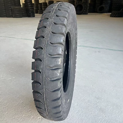 Agricultural Vehicle Tires 400 — Tire snow chain - 700-16-sheep-horn-pattern-includes-inner-tube