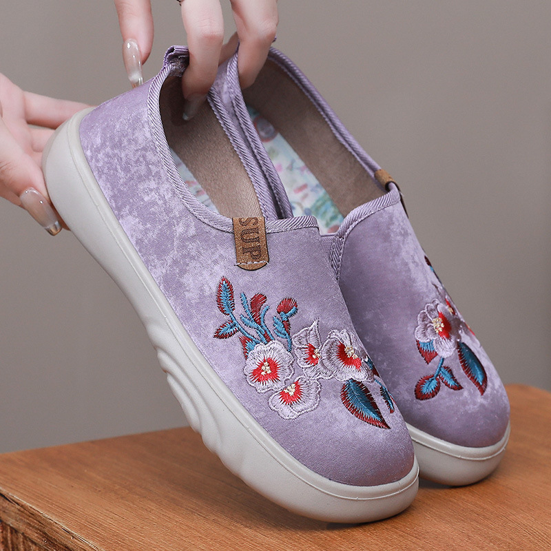 Beijing cloth slippers