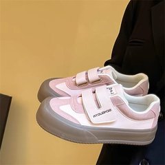 マジックテープの新型の白い靴の韓国版は色のファッションのピンクの徳訓の靴の学生の復古の小さい衆の厚い底の板の靴の女性にぶつかります。