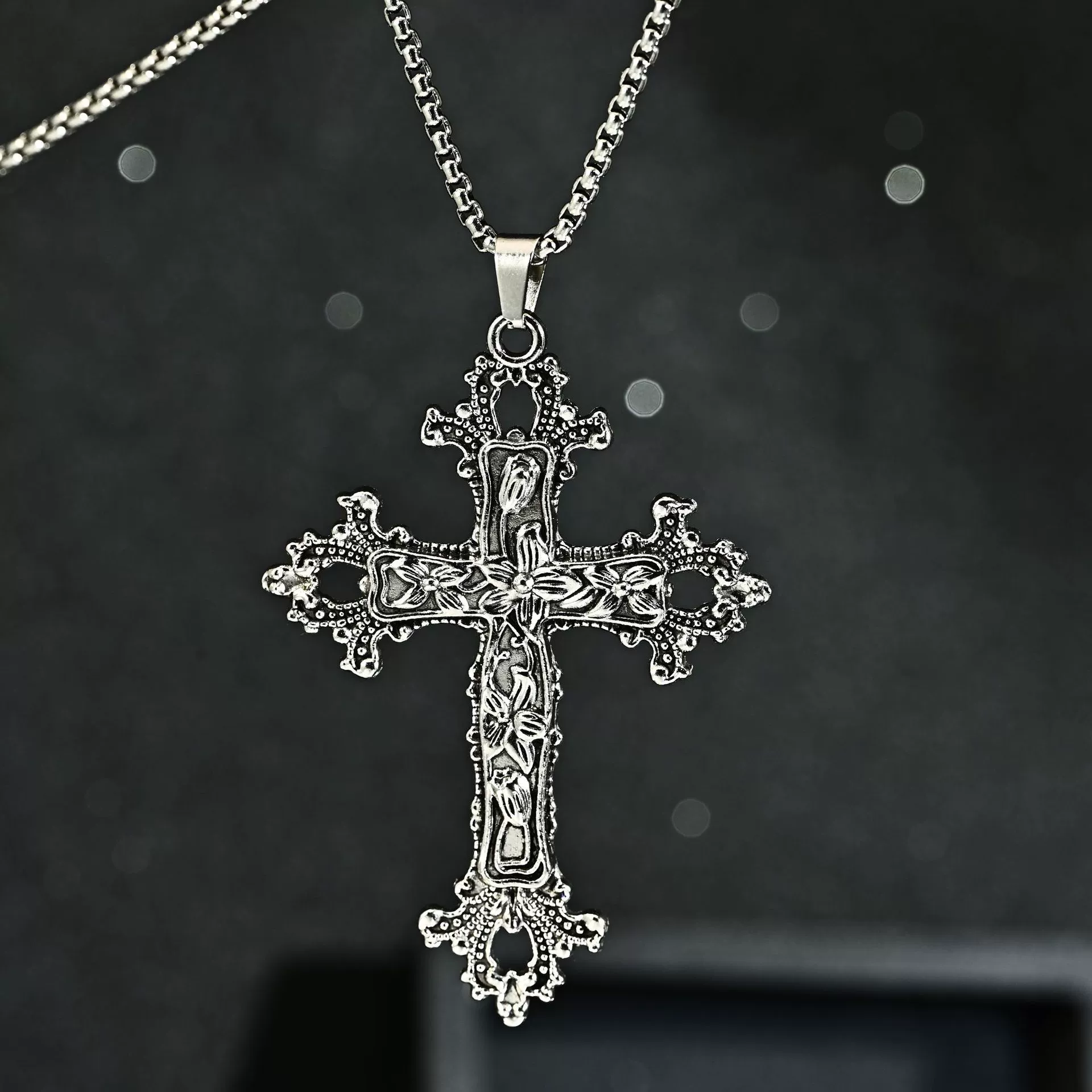 Европейские и американские трансграничные украшения, модное и уникальное колье с эффектным узором из антикварного серебряного сплава, кулон в стиле хип-хоп панк с крестом