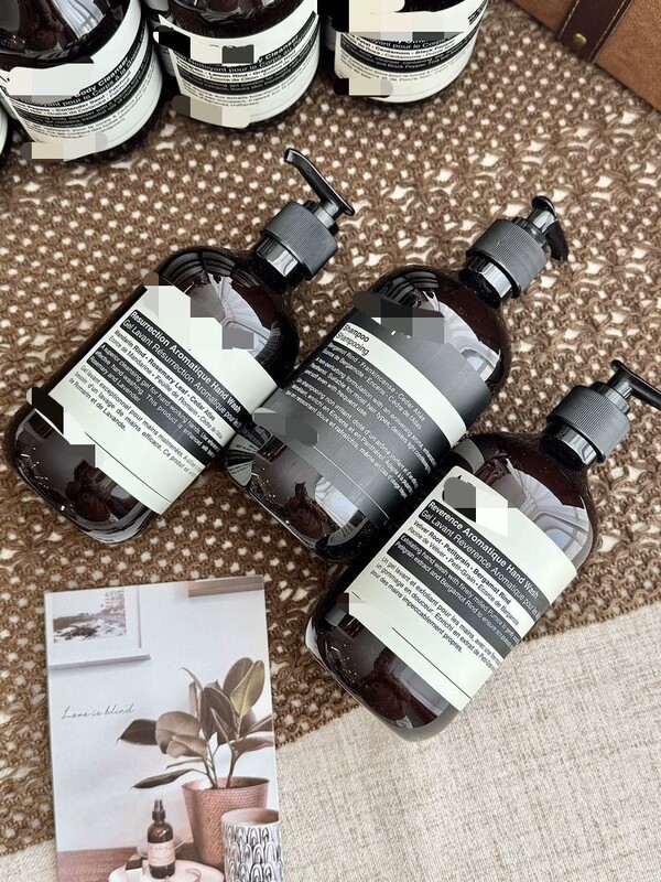 Aesop Premium Revitalizing Hand Soap, Hand Lotion, Geranium Shower Gel, Body Lotion, Post-Bath Set 500ml Aesop Premium Revitalizing Hand Soap, Hand Lotion, Geranium Shower Gel, Body Lotion, Post-Bath Set 500ml