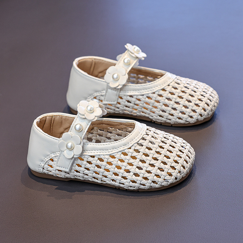 Zapatos casuales transpirables de malla para niñas 2026 verano nuevos zapatos de princesa de tejido para niños sandalias huecas de flores de perlas image 3