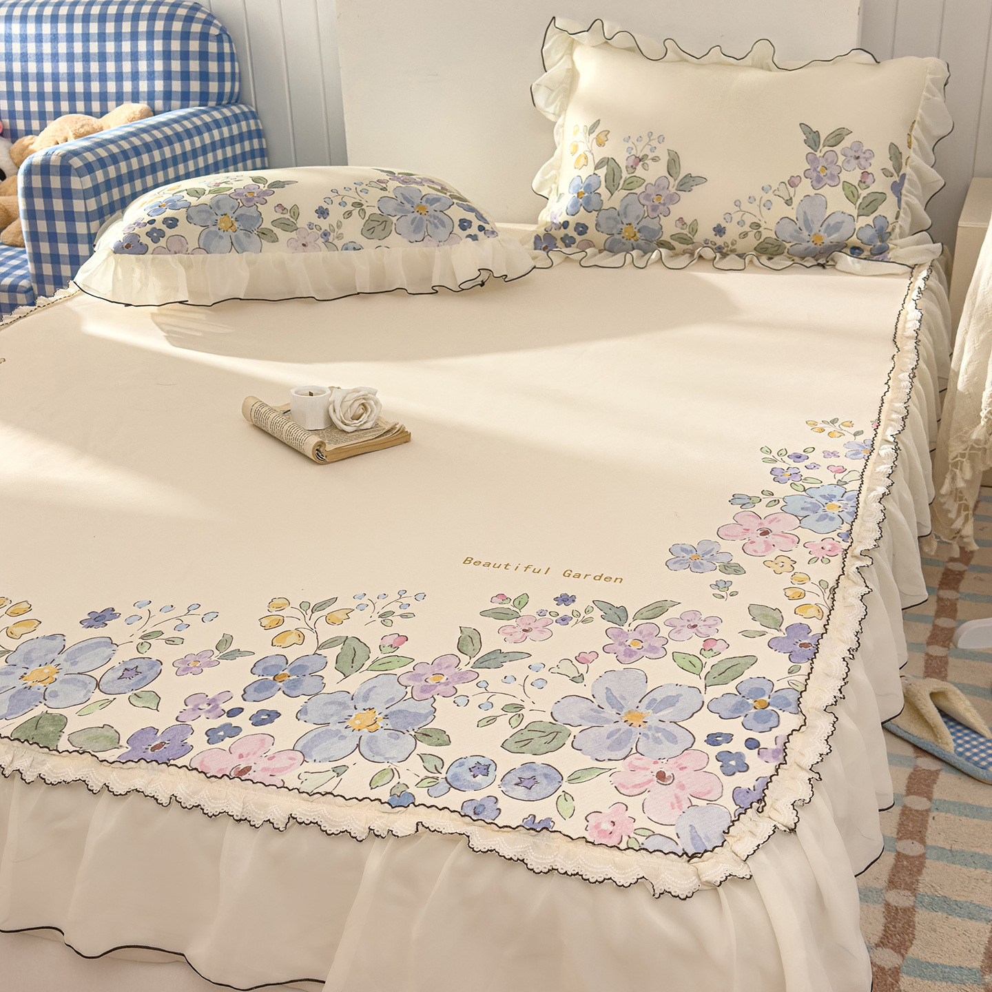 A clase de verano frío frijoles cama de frijoles falda de cama de cuatro piezas set lavable princesa aire acondicionado suave alfombra de seda de hielo