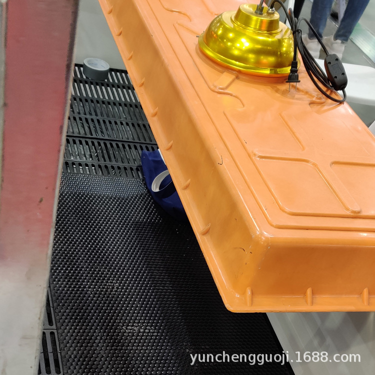 畜牧夹布猪舍垫耐磨畜牧用小猪保温垫夹布加厚耐用保温灯配套垫子