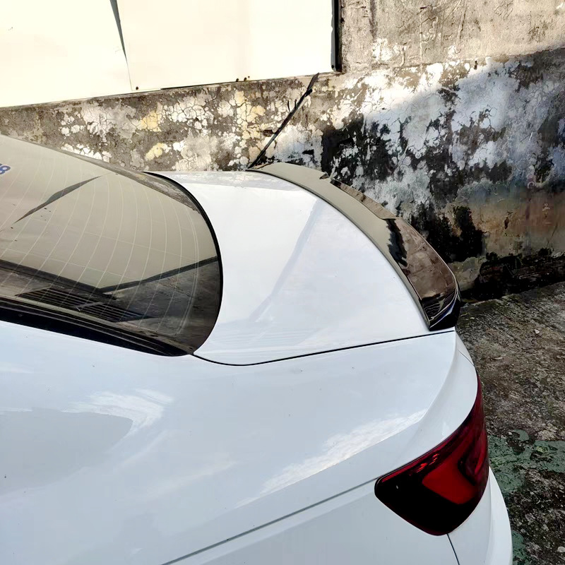 Suitable for 2017-2023 Audi A4L models, this blade-style, painted decorative exterior trim features a fixed spoiler design that requires no drilling