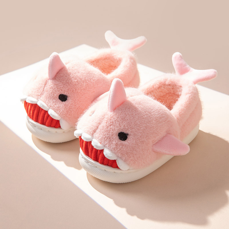 Qidan Shoes Factory Zapatillas de algodón de dibujos animados para niños Shark invierno lindo interior fondo grueso cálido lana zapatillas de felpa al por mayor