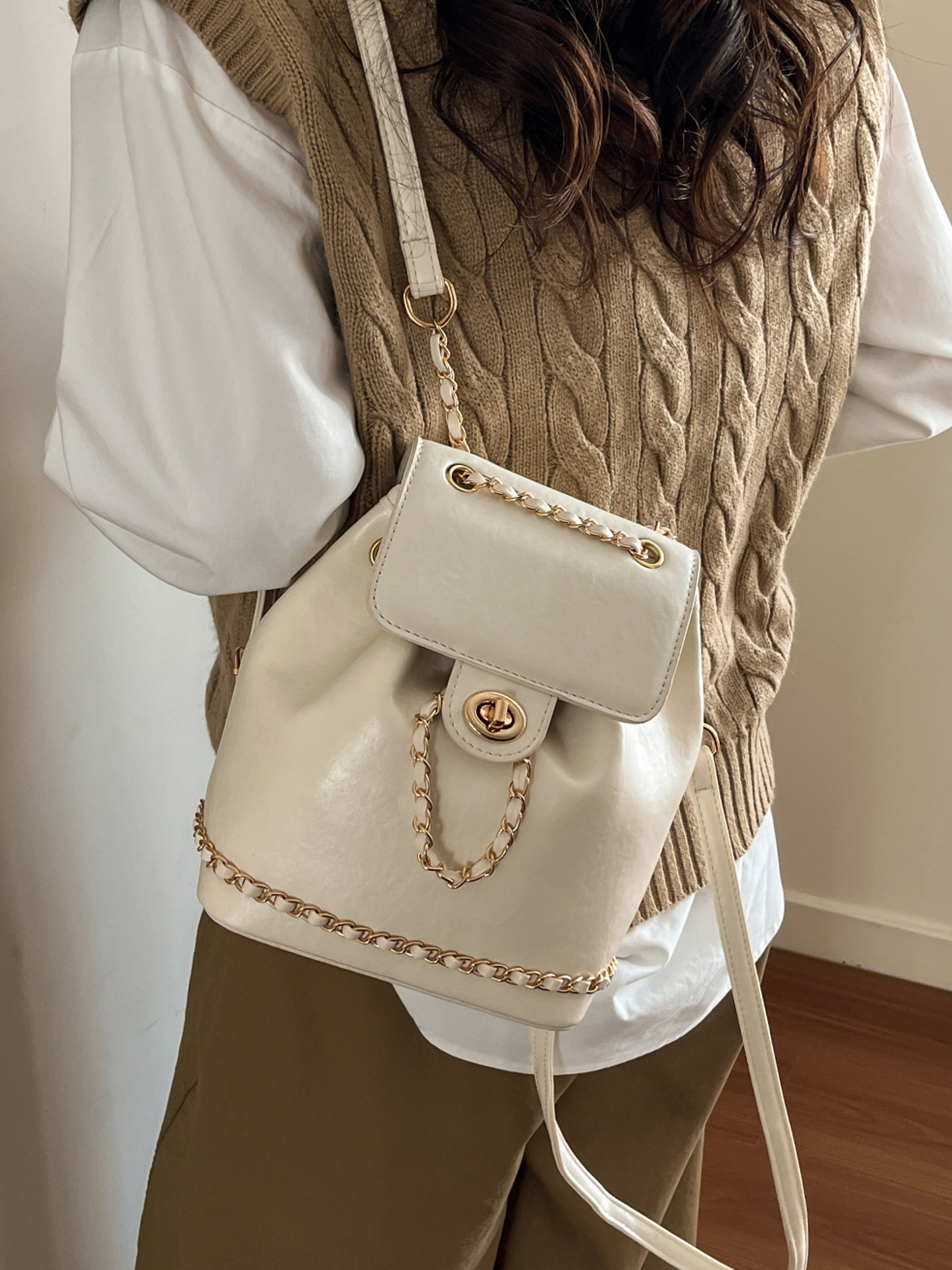 Mochila coreana de nicho para mujeres 2026 nueva sensación de alto nivel mochila de viento fragante retro cadena mochila