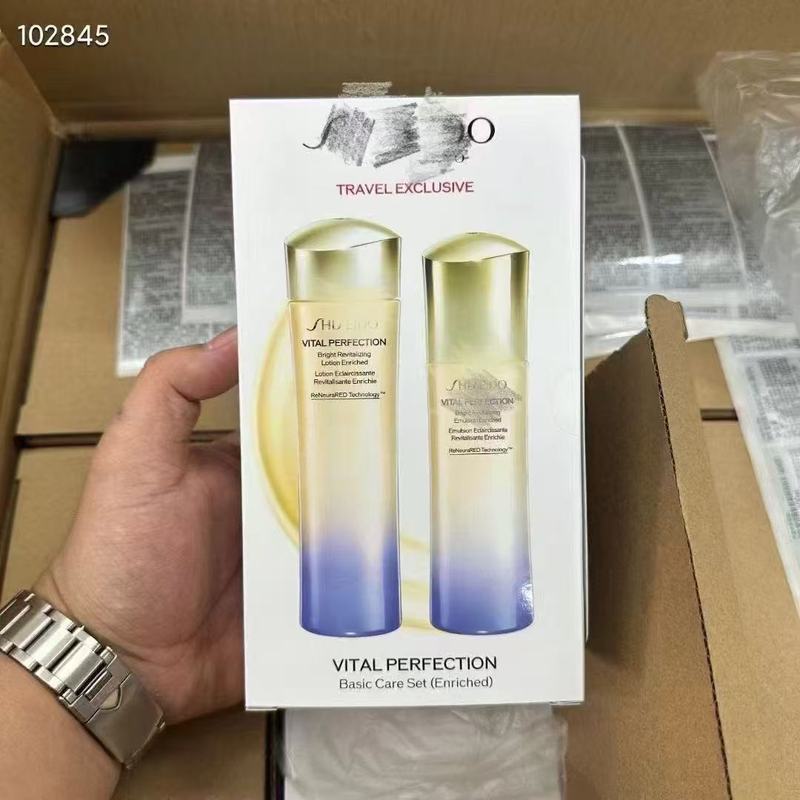 クロスボーダー日本製 ベスト100 フェイシャルクリーム レッドキドニーエッセンス リバイタライジングクリーム 100ml 保湿・リフティング・引き締め|undefined