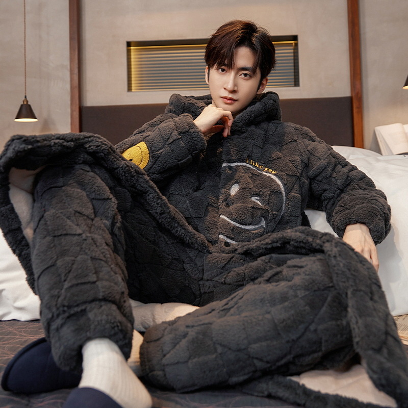 Pijamas de hombre Otoño e Invierno lana de coral engrosada forro polar cálido camisón acolchado de tres capas traje de franela para el hogar