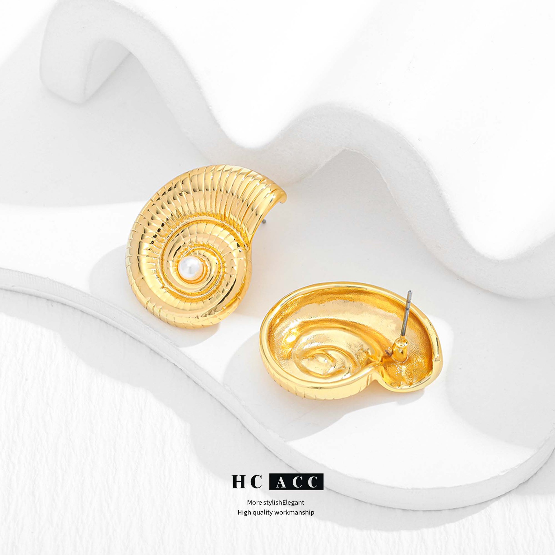 european-and-american-cross-border-fashion-copper-plated-real-gold-color-spiral-conch-personality-pearls-high-level-atmospheric-simple-female-ear-studs
