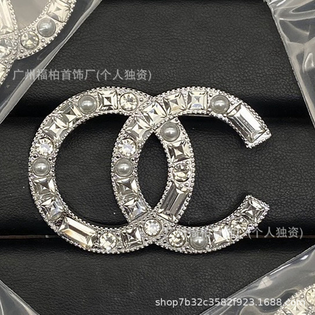 Chanel Double C Fragrance Star Heart Pearl Rhinestone Enamel Brooch Vintage Style High-End Brooch Collection