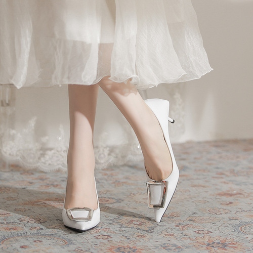 9586-3 European women's shoes  autumn new low-heeled pointed toe shallow metal buckle high-heeled shoes commuting shoes