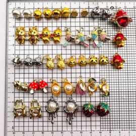 合金财神小龙人状元镂空中式国风红色喜庆钥匙扣车载挂件diy配件