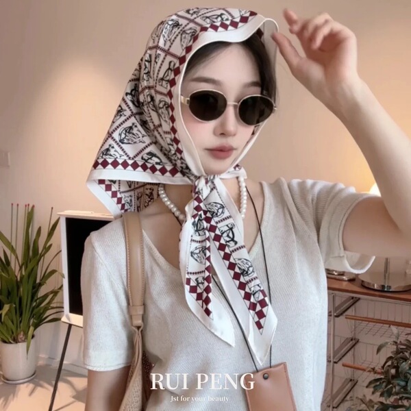 Retro demi-season fashionable scarf