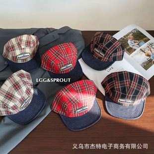 Red Checkered Short-Brimmed Duckbill Hat, Fashionable Commuter Soft-Top Baseball Cap, Suitable for Both Men and Women, Can Be Worn in All Seasons