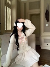 软妹蝴蝶结边糯米杏上衣+百褶裙2024秋季新款甜美可爱套装女