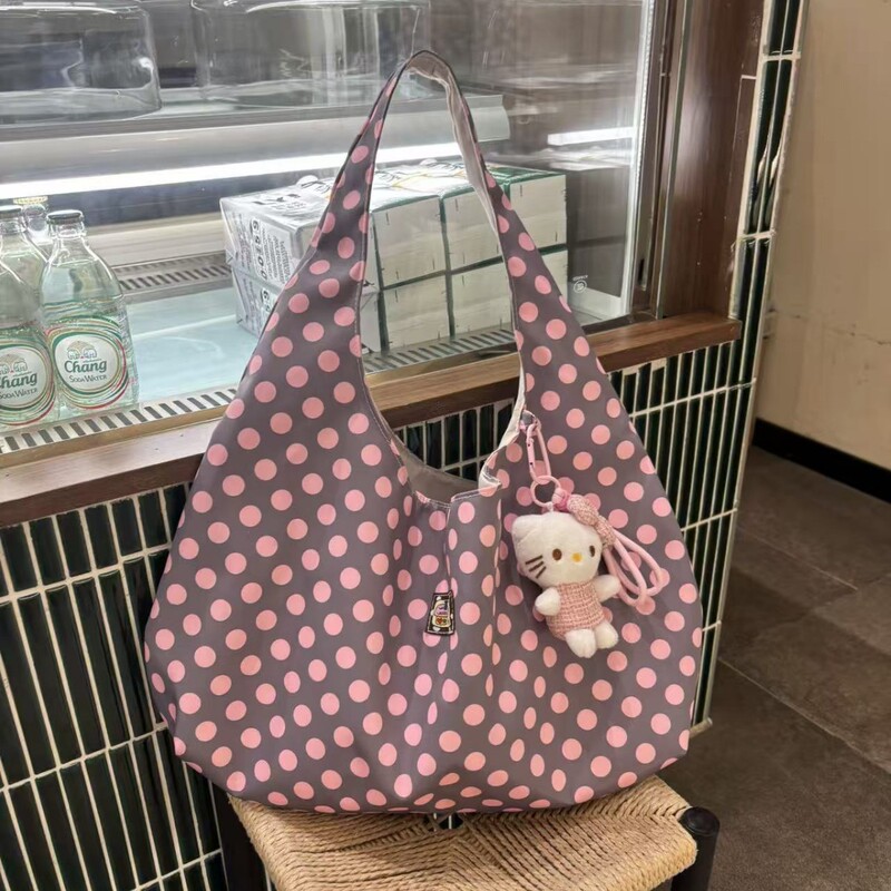 Cross-border Korean niche design polka dot underarm bag for women, new daily casual large-capacity tote bag, shoulder bag Cross-border Korean niche design polka dot underarm bag for women, new daily casual large-capacity tote bag, shoulder bag