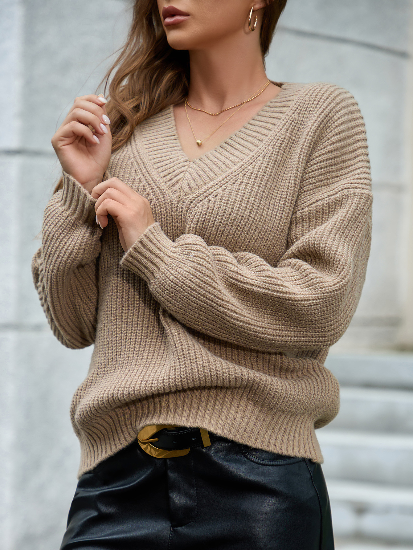 V-neck Sweater Women Pullover Breathable Ribbed Cuffs Relaxed Fit_voghion.com
