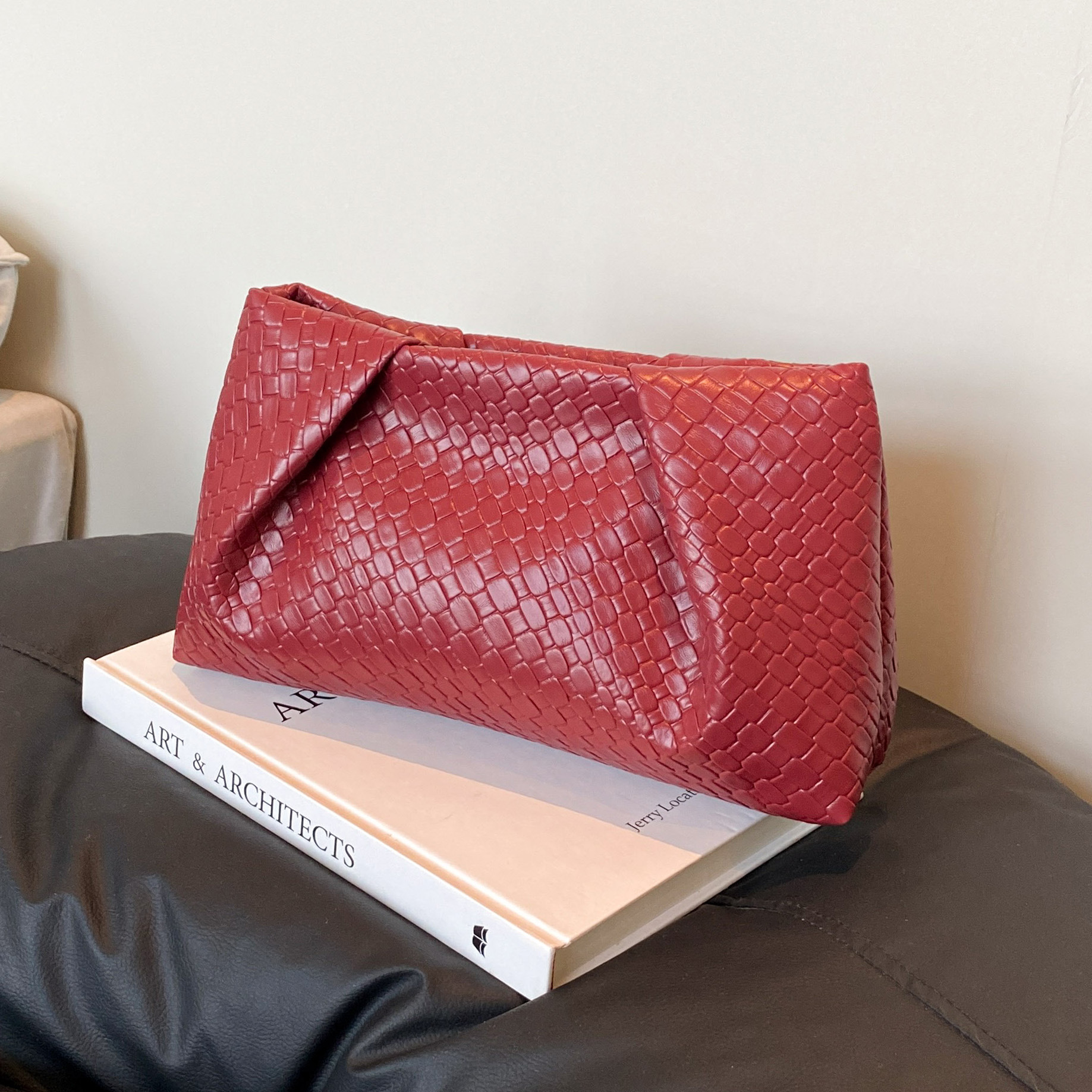 Bolso de mujer de diseño original de propiedad intelectual piratería debe ser investigado en relieve transfronterizo bolso de mano de serpiente bolso pliegado bolso de mujer