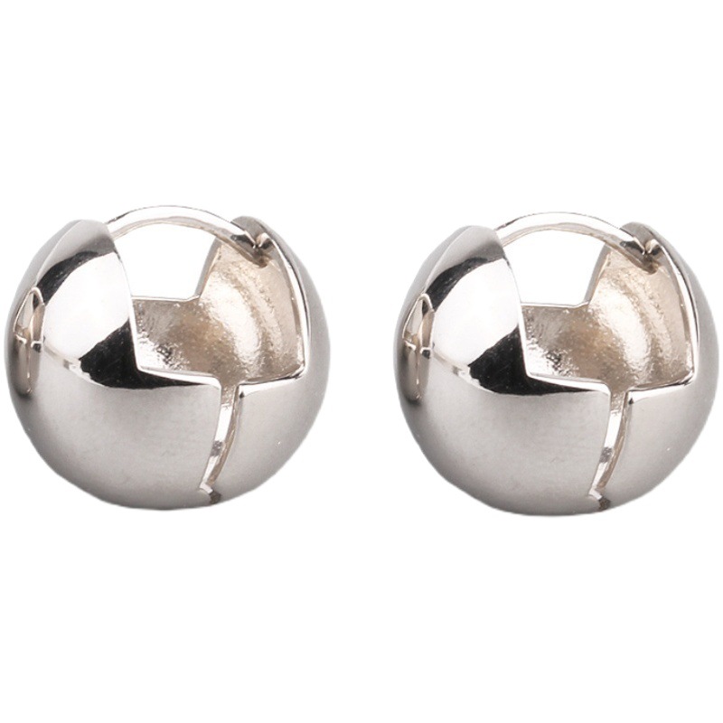 Simple bola oreja hebilla personalidad femenina de la moda S925 aguja de plata ins nicho diseño pendientes hip hop punk pendientes moda