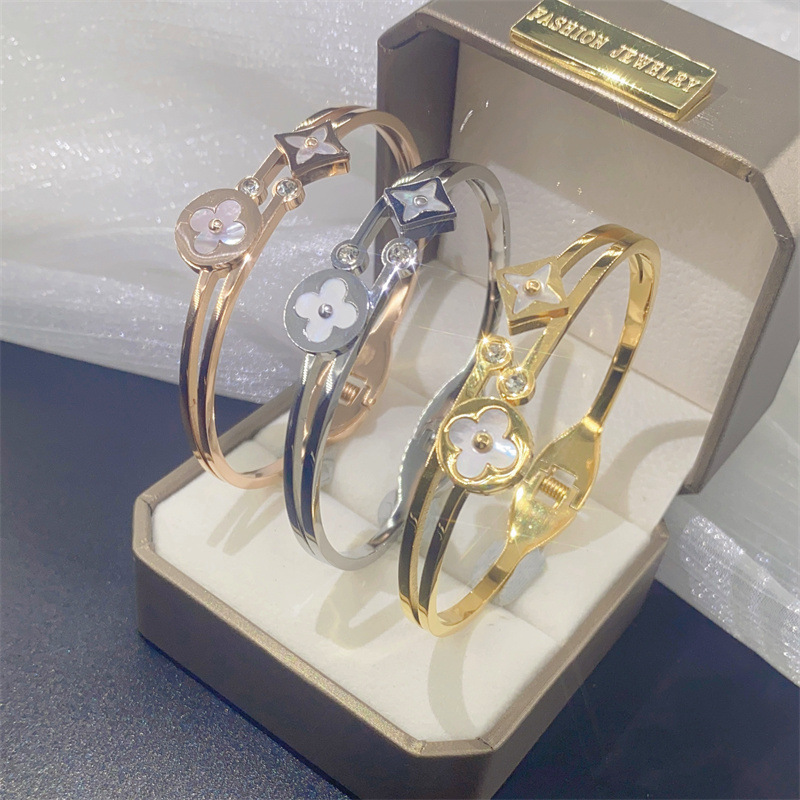Fashion Four Leaf Clover Round Heart Shape Titanium Steel Criss Cross Zircon Bangle