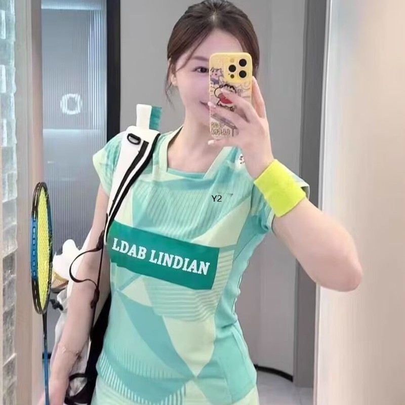 新しいバドミントンユニフォーム男性と女性のための速乾性トップストレーニングユニフォーム競技カップル半袖学生競技ユニフォーム夏 23082|undefined