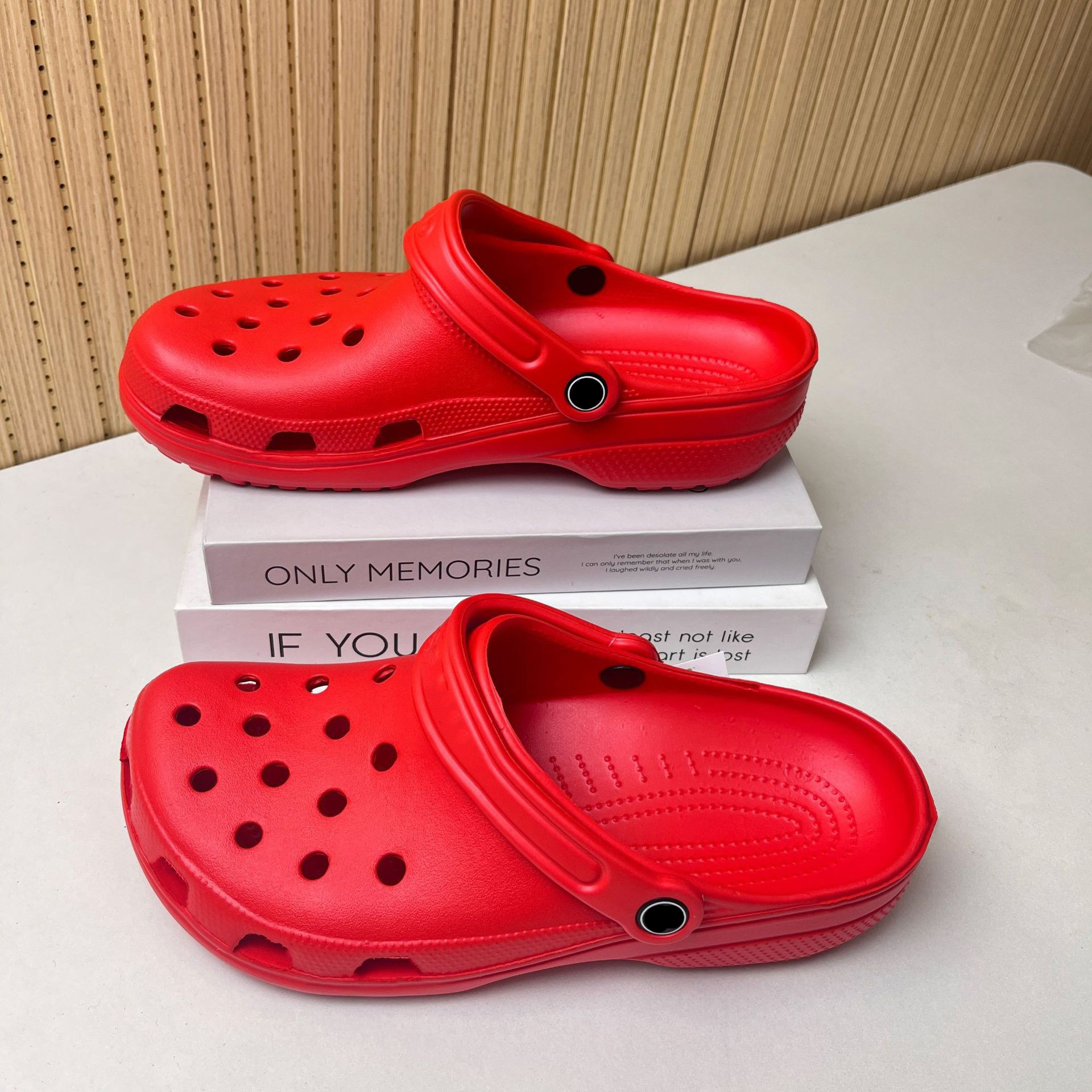 Marked star [big red]