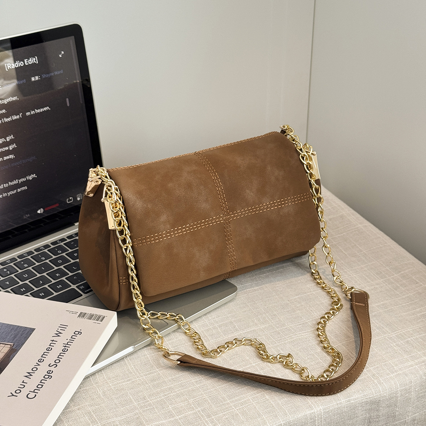 Commuting Tote Bag, Fashionable and Stylish Bag, Large Capacity Women's New Shoulder Bag, Korean Style Large Capacity Chain Small Square Bag