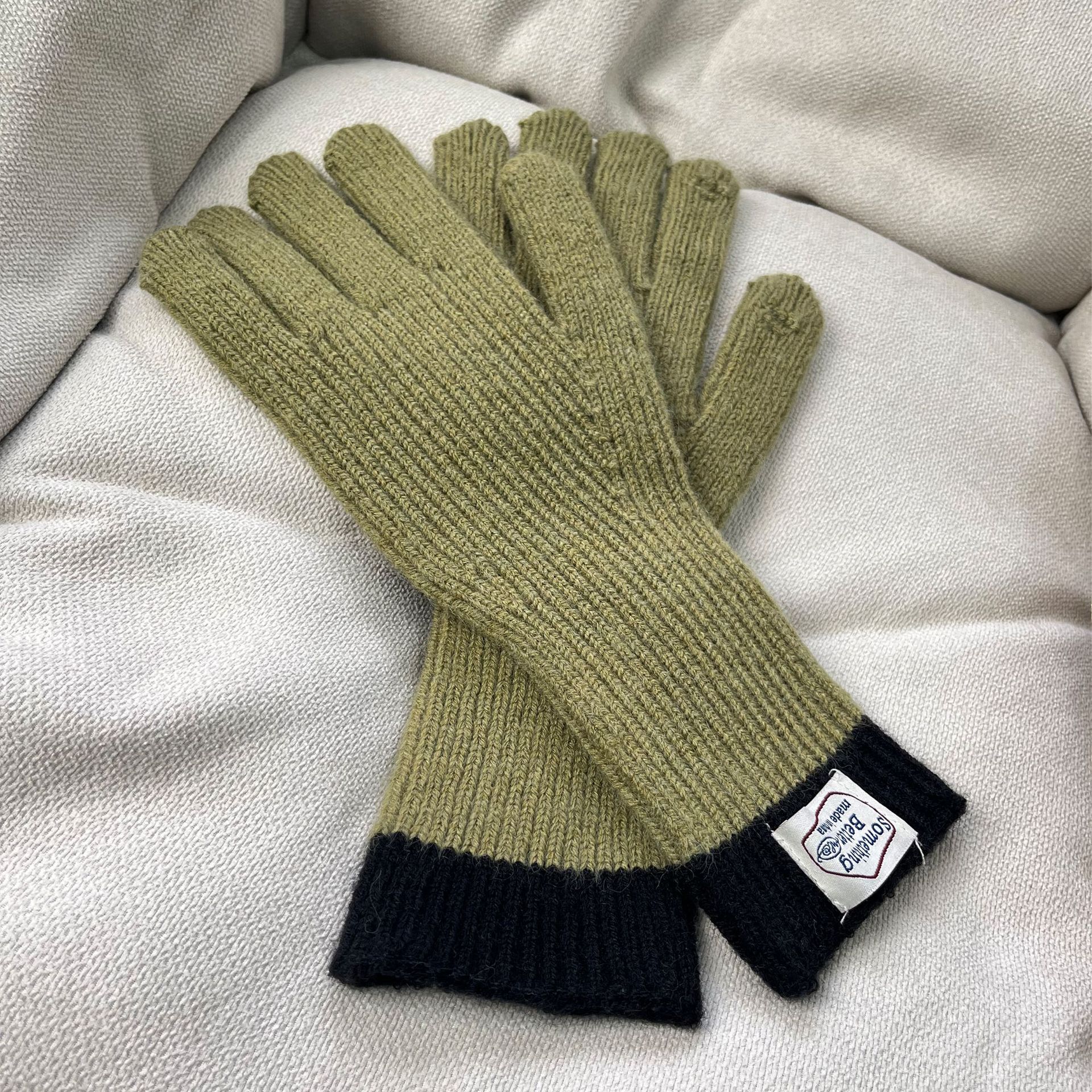 Accessoires de vêtements style collège automne et hiver nouvelle arrivée doigt écran tactile mignon hiver chaud laine tricoté gants pour femmes mode_voghion.com