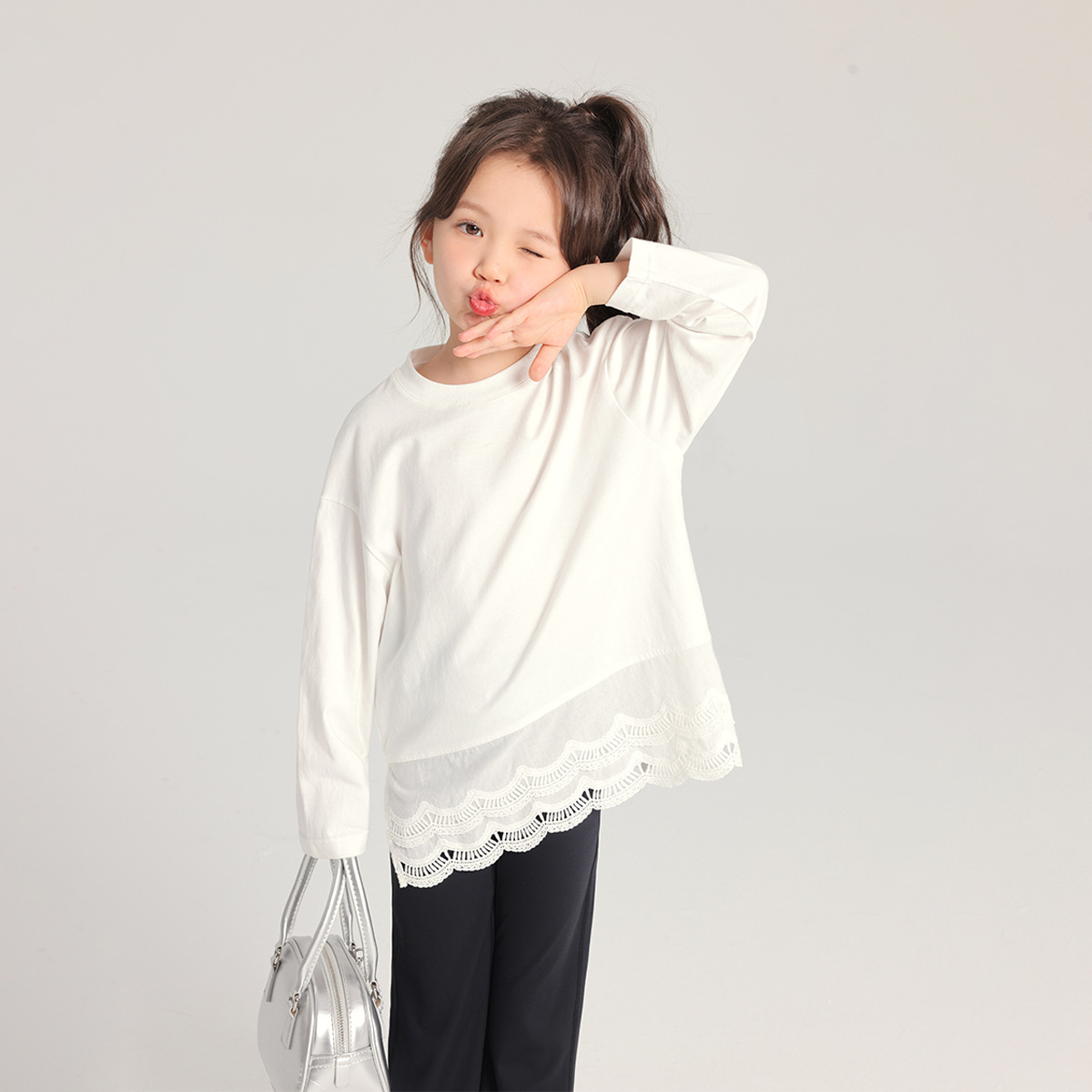 1545#春装女童洋气2025春秋儿童休闲圆领纯棉打底长袖T恤长款童装