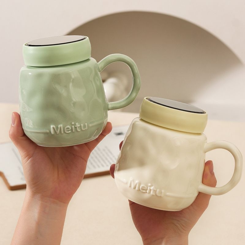 Stylish and trendy ceramic cup with lid, large capacity, perfect for office workers and casual use