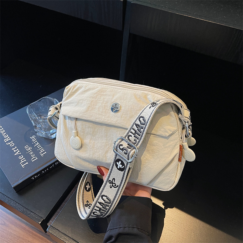 Nylon Cloth Small Bag 2026 Spring New Style Crossbody Shoulder Bag Urban Simple Lightweight Versatile Small Bag Commuter Backpack Nylon Cloth Small Bag 2026 Spring New Style Crossbody Shoulder Bag Urban Simple Lightweight Versatile Small Bag Commuter Backpack