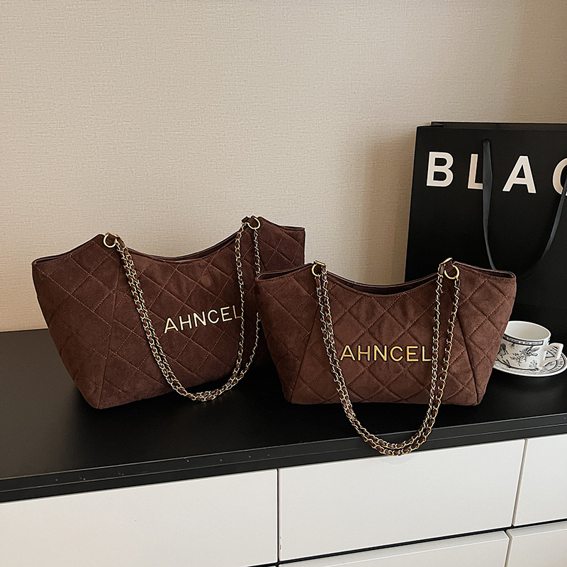 Bolsa de cadena de diamante transfronteriza bolsa de gran capacidad bolsa tote para mujeres otoño y invierno 2025 nueva bolsa de hombro de viaje de mano bolsa de brazo