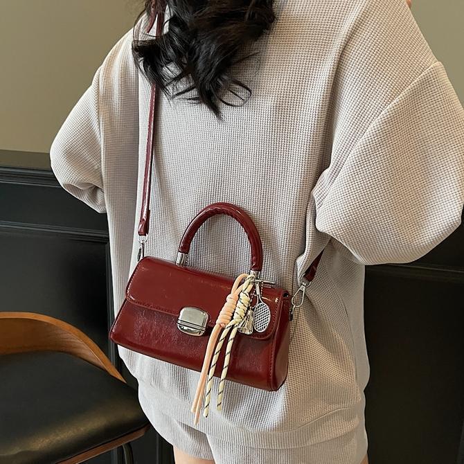 Bolso pequeño de cuero de cera de aceite de súper fuego de comercio exterior 2025 nuevo bolso cuadrado pequeño retro salvaje bolso bandolera de moda casual