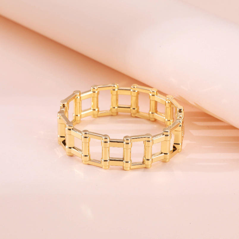 Simple Geometric Alloy Hollow Bracelet display picture 2