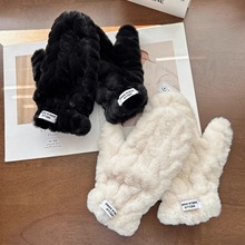 冬季毛绒手套女韩版时尚防寒骑行学生可爱毛茸茸连指保暖加绒加厚