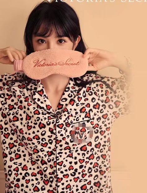 vs 가볍고 편안한 벨벳 블랙 & 레드 레오파드 프린트