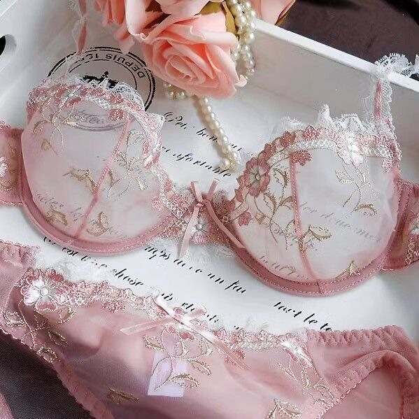 French-Style Lingerie for Women, Sexy See-Through Embroidered Lace, Minimizes Large Busts, Soft Underwire Anti-Sagging Bra