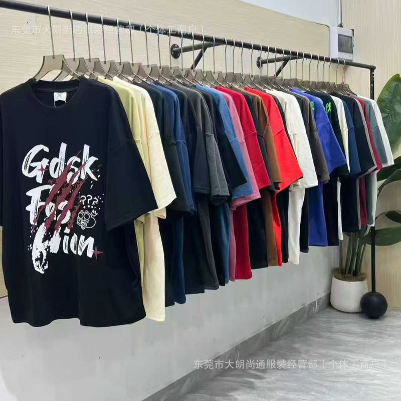 Factory Direct Sales and Wholesale of Men's Summer Clothing, Cheap T-Shirts, Short-Sleeved Shirts, Popular Products for Street Stalls and Night Markets