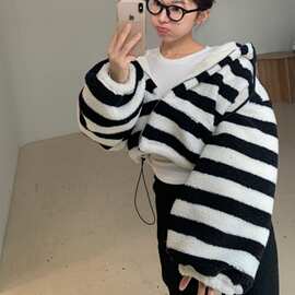 韩国ins冬日新款韩版加厚羊羔毛条纹撞色连帽毛绒卫衣夹克短外套