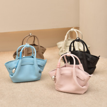 2025春夏季新款头层牛皮女饺子包单肩手提斜挎云朵包大容量通勤包