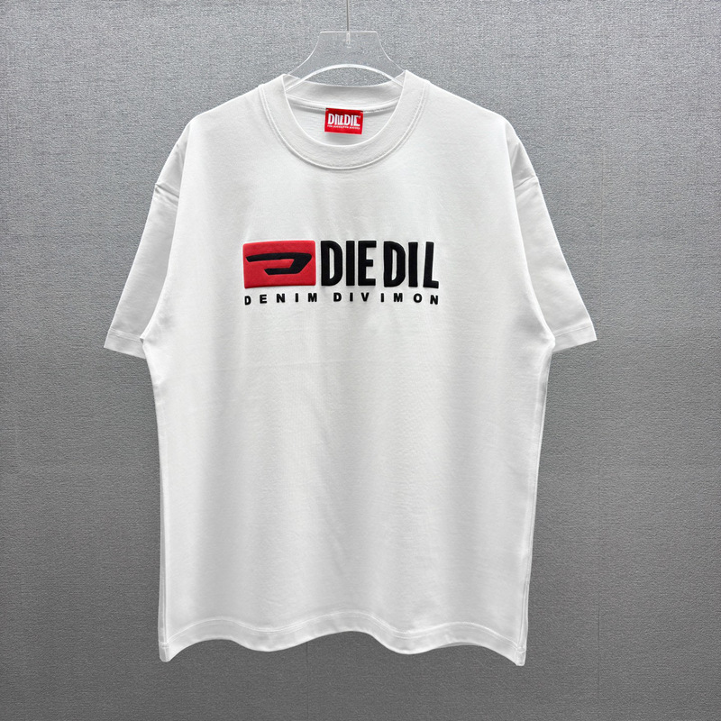 Trendy Diess&Sfl Diesel Short-Sleeve Unisex T-Shirt with Loose Fit and Foam Print Oversized T-Shirt Trendy Diess&Sfl Diesel Short-Sleeve Unisex T-Shirt with Loose Fit and Foam Print Oversized T-Shirt