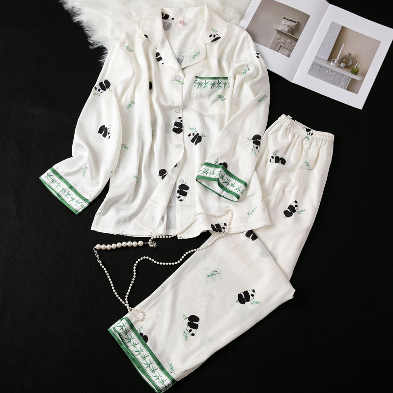 화이트 팬더 긴 소매와 바지