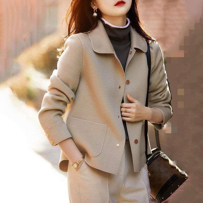 Autumn elegant woolen jacket for leisure, 2023 collection, oversize